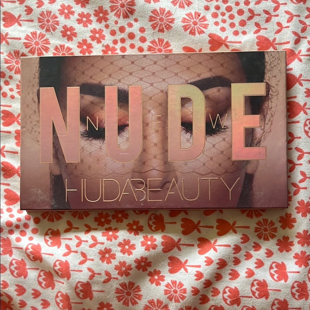 Huda Beauty Nude Eyeshadow Palette